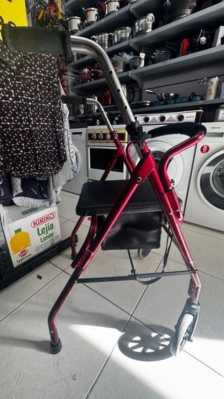Andador Rollator Rojo con Asiento