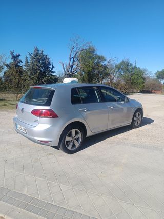 VOLKSWAGEN Golf 1.6 TDI BlueMotion 2013