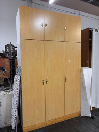 Armario 3 puertas madera y blanco SEGUNDA MANO