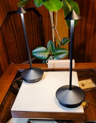 Coppia Lampade Arredamento Wireless, Touch, Nero.