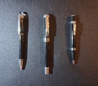 Pluma y 2 Bolígrafos Elegantes