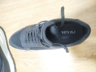 Zapatillas Prada Negras y Blancas