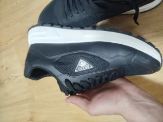 Zapatillas Prada Negras y Blancas