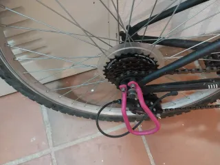 Bicicleta Btwin Negra y Blanca