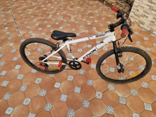 Bicicleta infantil blanca