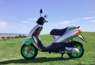 Scooter Derbi Atlantis Bullet 50cc Plata/Verde