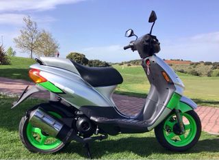 Scooter Derbi Atlantis Bullet 50cc Plata/Verde