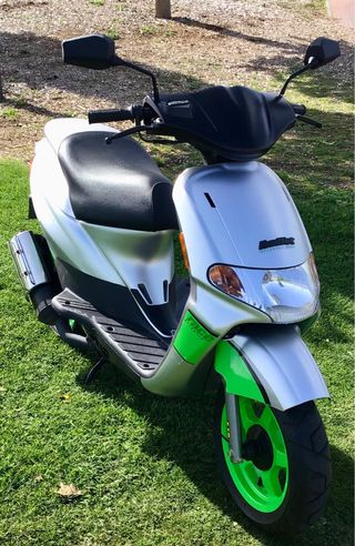 Scooter Derbi Atlantis Bullet 50cc Plata/Verde