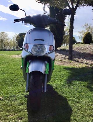 Scooter Derbi Atlantis Bullet 50cc Plata/Verde