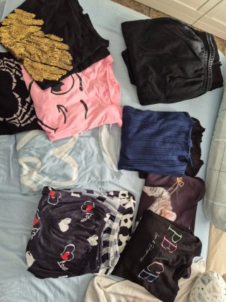 Para chicas/ mujeres Se vende todo el lote por 40€