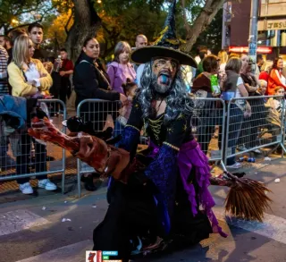 Disfraz Bruja Escoba Motorizada