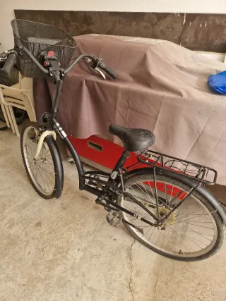 Bicicleta con luz delantera
