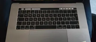 MacBook Pro i9 16GB 15 2018