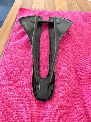 Sillín Alpitude Gardena Carbono