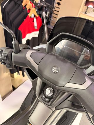 YAMAHA NMAX TECH MAX 125 (2026)