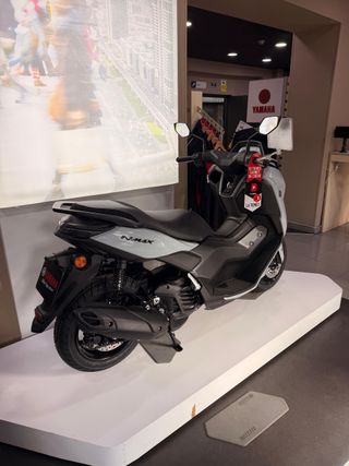 YAMAHA NMAX TECH MAX 125 (2026)