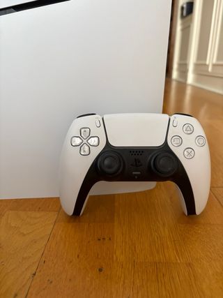 PlayStation 5 + Soporte PS5