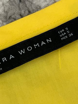 Camisa Zara manga volante amarilla