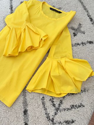 Camisa Zara manga volante amarilla