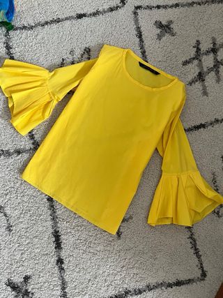 Camisa Zara manga volante amarilla