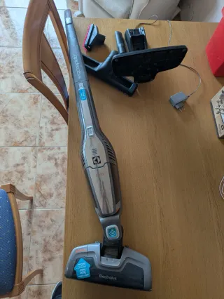 Aspiradora Electrolux LI35 con base