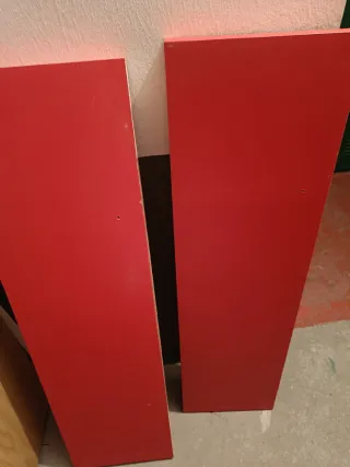Scaffali in truciolato rossi (2 unità)