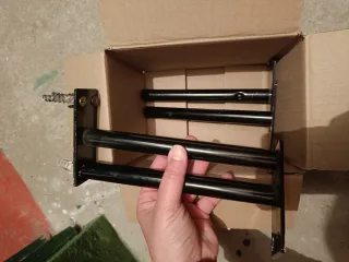 Scaffali in truciolato rossi (2 unità)