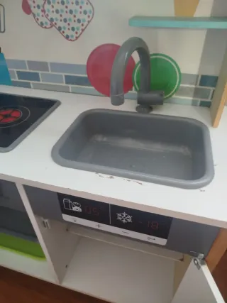 Cocinita de madera infantil