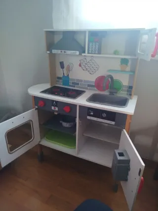 Cocinita de madera infantil