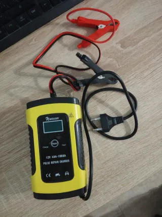 Cargador para Batería de coche y moto 12V NWOUIIAY