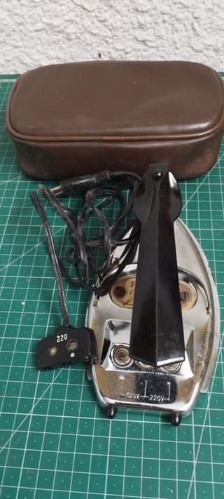 Antígua plancha de viaje Fuego mod. 23