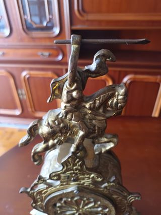 Reloj de sobremesa antiguo