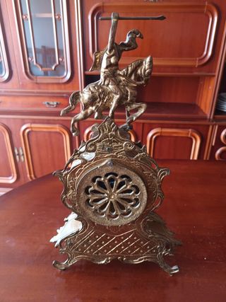 Reloj de sobremesa antiguo