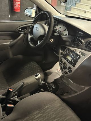 Ford Focus 1.6 Gasolina /  110.543 km certificado