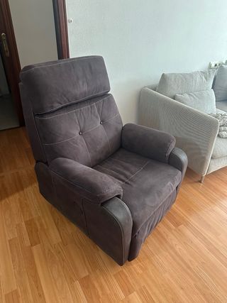 Sillón reclinable eléctrico marrón