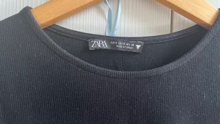 Camiseta Zara Negra Talla S con Encaje