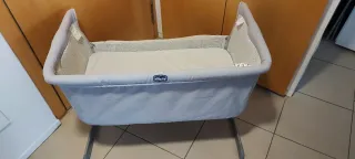 Minicuna de bebé. Chicco