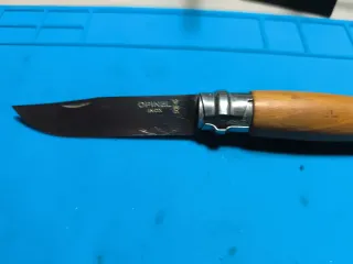 Coltello Opinel in legno