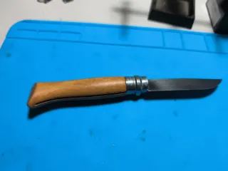 Coltello Opinel in legno