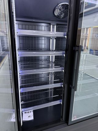 CONGELADORES VERTICALES AFANEH DE 1,2,3,4 PUERTAS