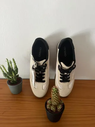 Zapatillas OYSHO Beige y Negro Talla 36