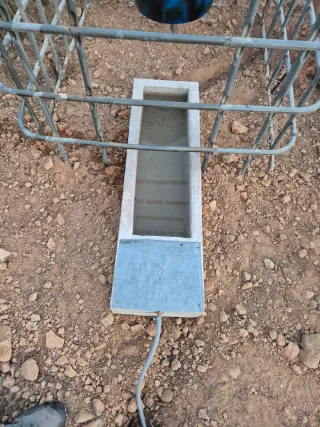 Pilas de hormigón para ganado y caza