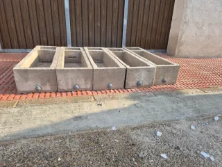 Pilas de hormigón para ganado y caza
