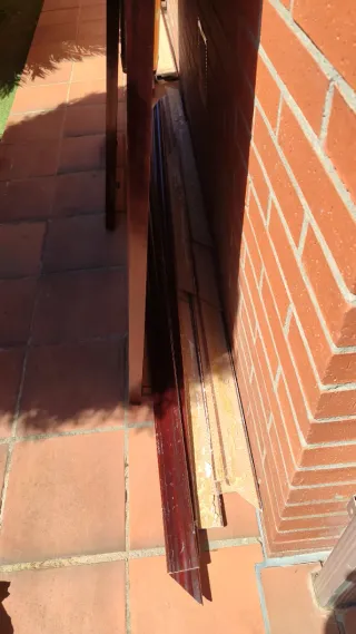 Se venden 2 puertas  de madera y regalo otra