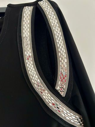 Top Joseph Ribkoff Negro con Detalles Brillantes