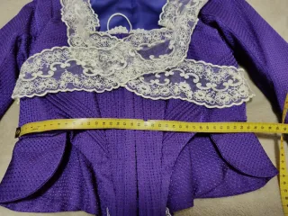 Corpiño Fallera Morado con peinador blanco roto