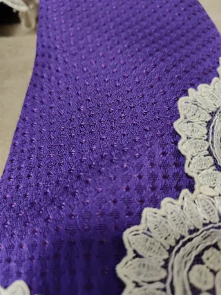 Corpiño Fallera Morado con peinador blanco roto