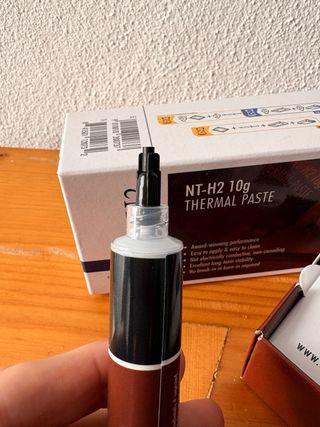 Pasta Térmica Noctua NT-H2 10g + Limpiadores x9