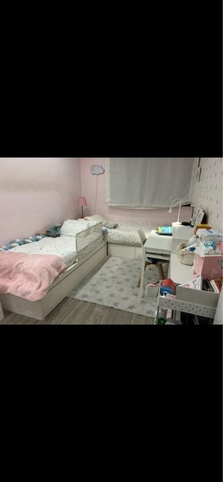 Camas y cabeceros de tela y madera