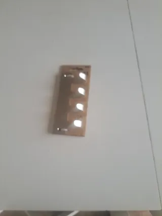 Colgador de pared metálico 4 ganchos